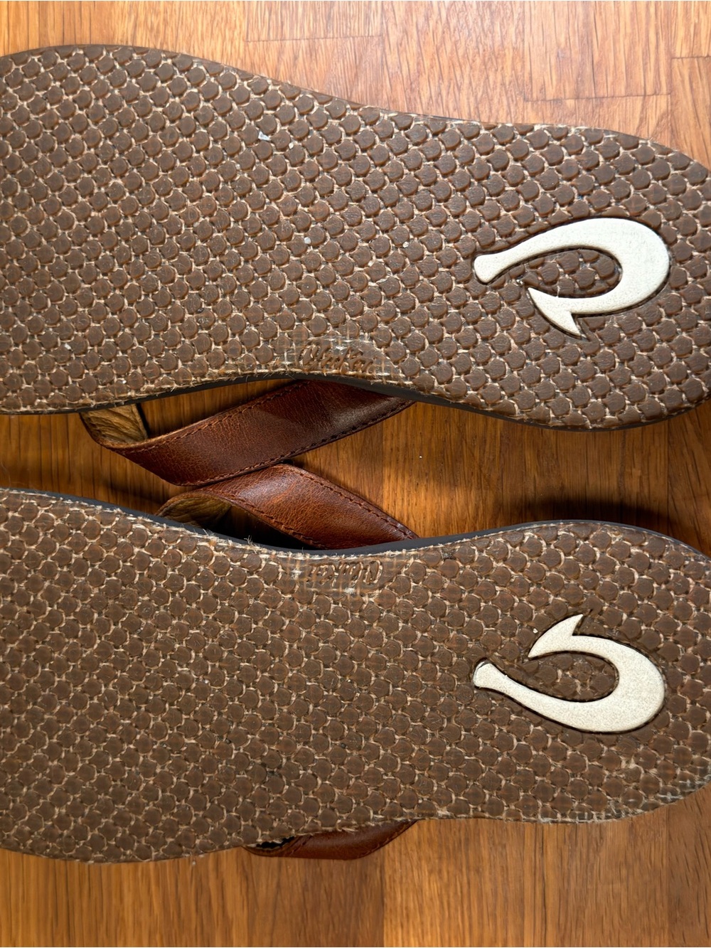Paniolo by OLUKAI Woman’s Premium Brown Leather Sandals with Embossed Footbed - Picture 7 of 11
